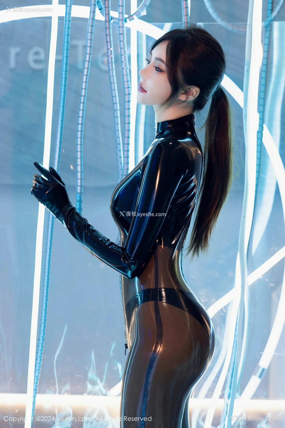 1P - [XiuRen秀人网] No.9235 绮里嘉ula