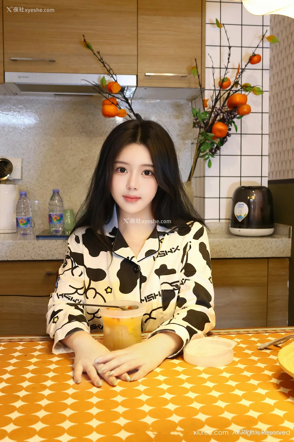 1P - [XiuRen秀人网] No.8517 小薯条nienie