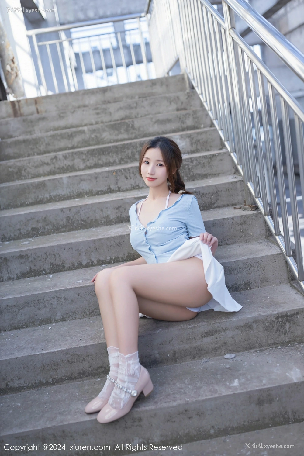 1P - [XiuRen秀人网] No.8369 杏子Yada