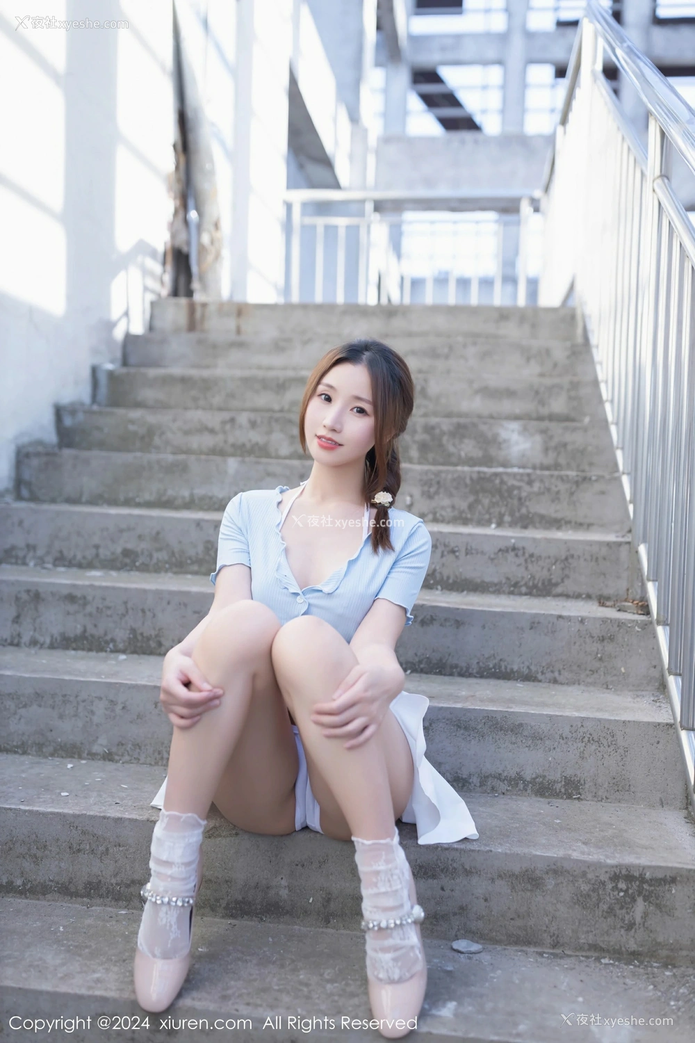 1P - [XiuRen秀人网] No.8369 杏子Yada