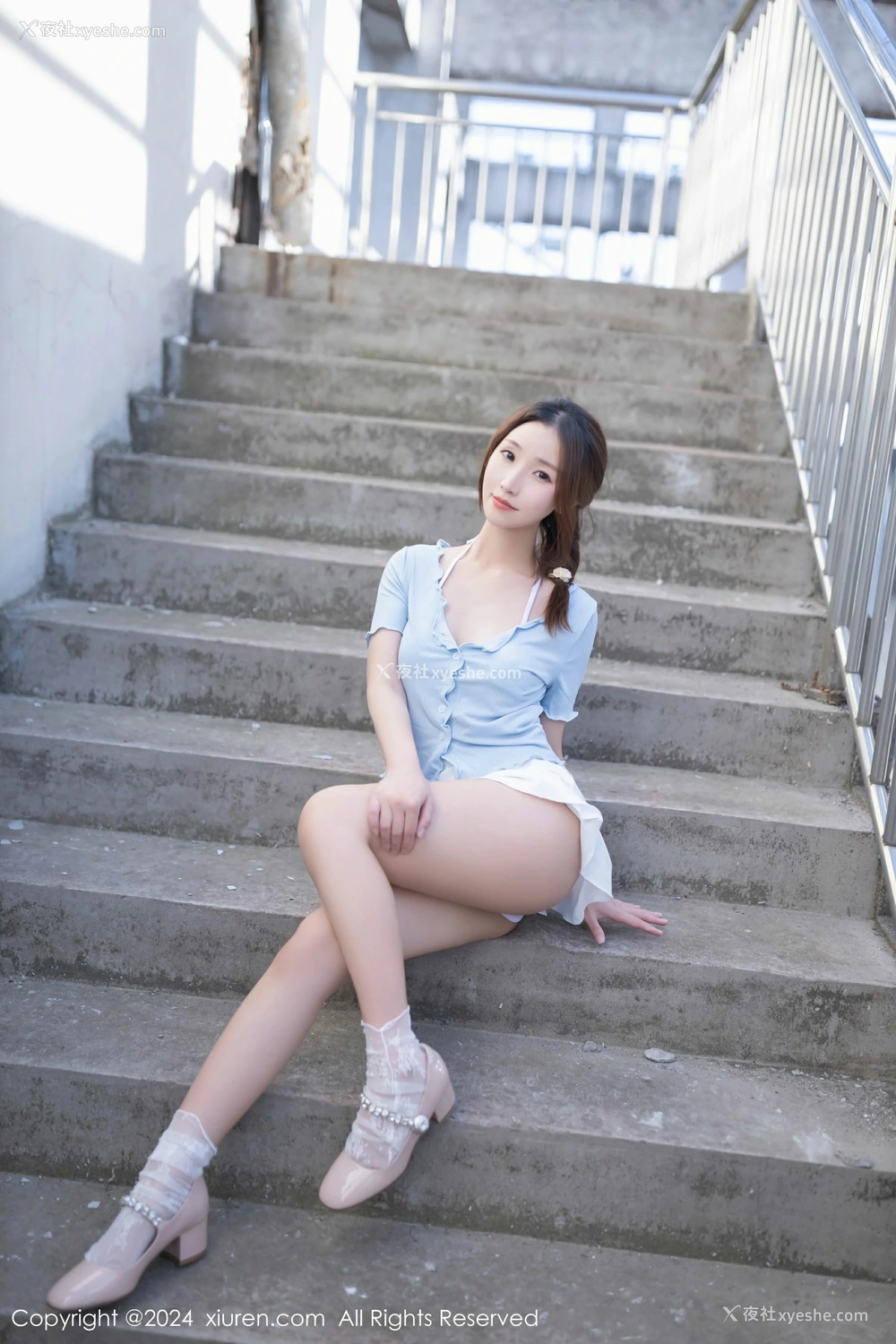 1P - [XiuRen秀人网] No.8369 杏子Yada