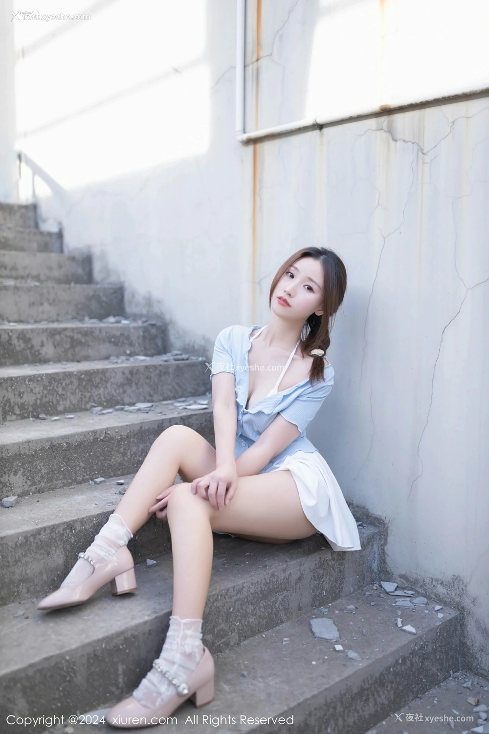 1P - [XiuRen秀人网] No.8369 杏子Yada