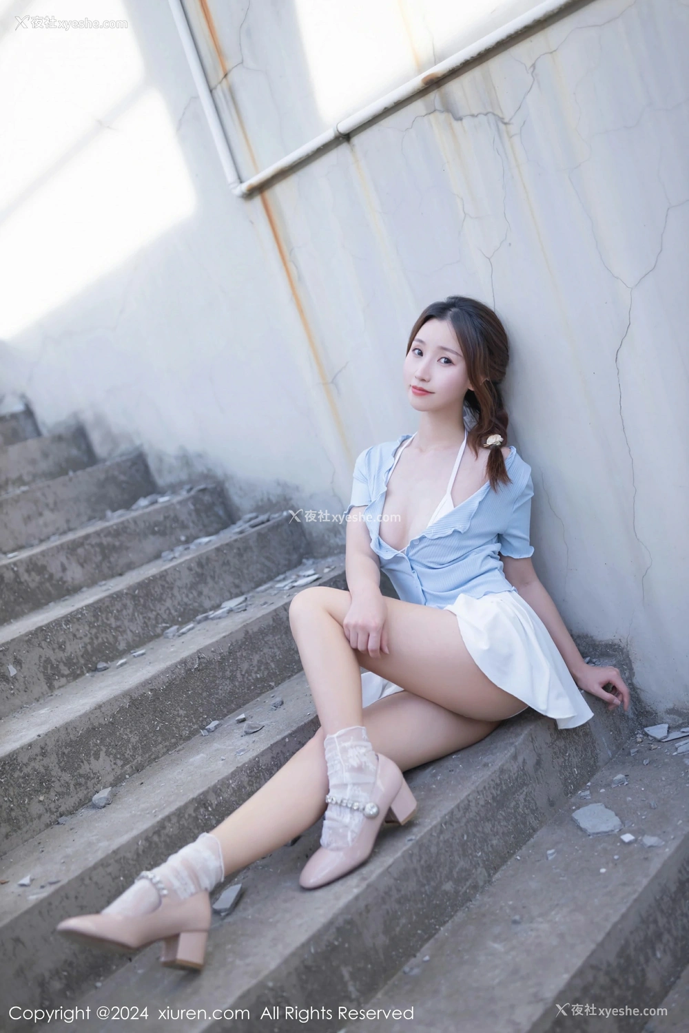 1P - [XiuRen秀人网] No.8369 杏子Yada