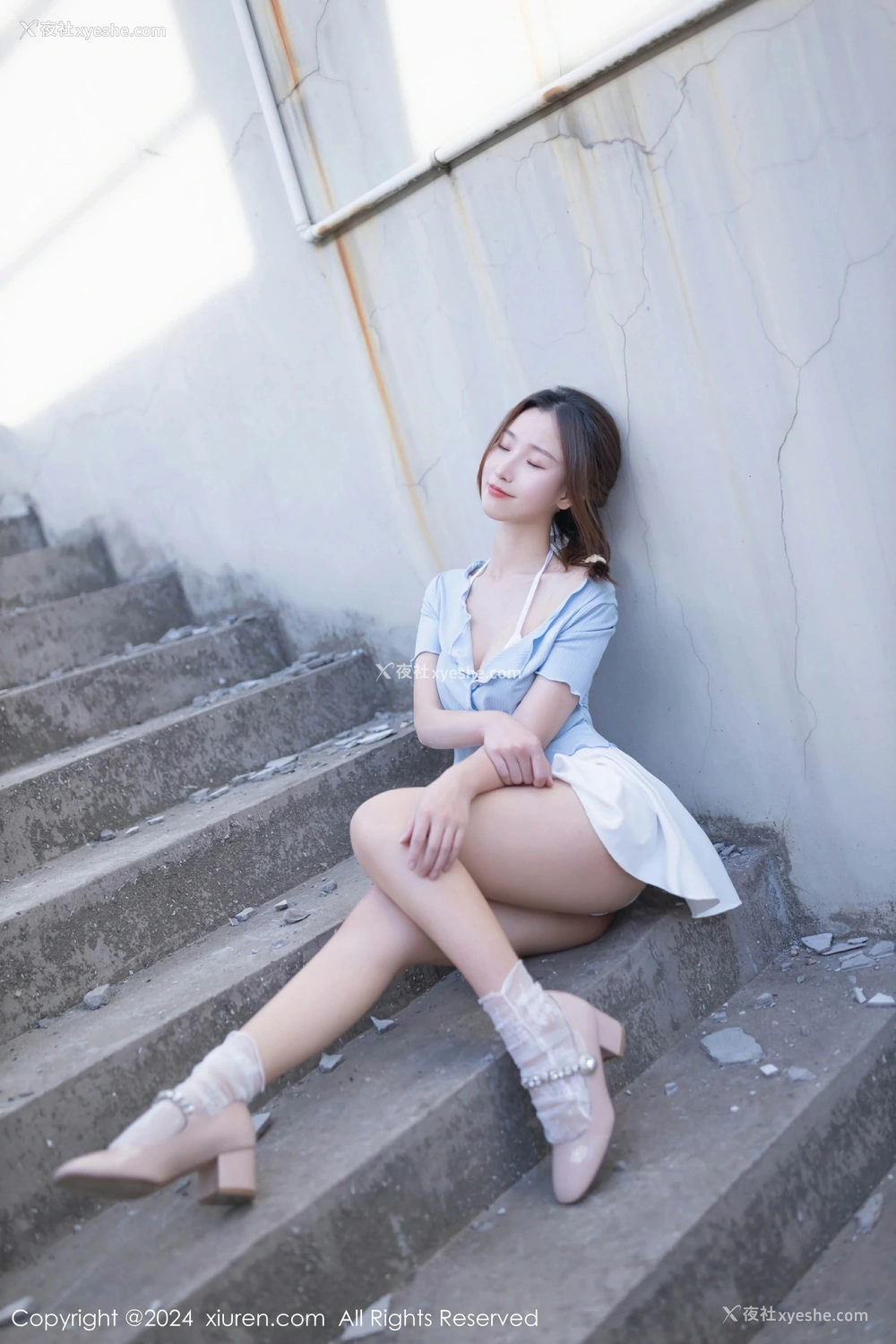 1P - [XiuRen秀人网] No.8369 杏子Yada