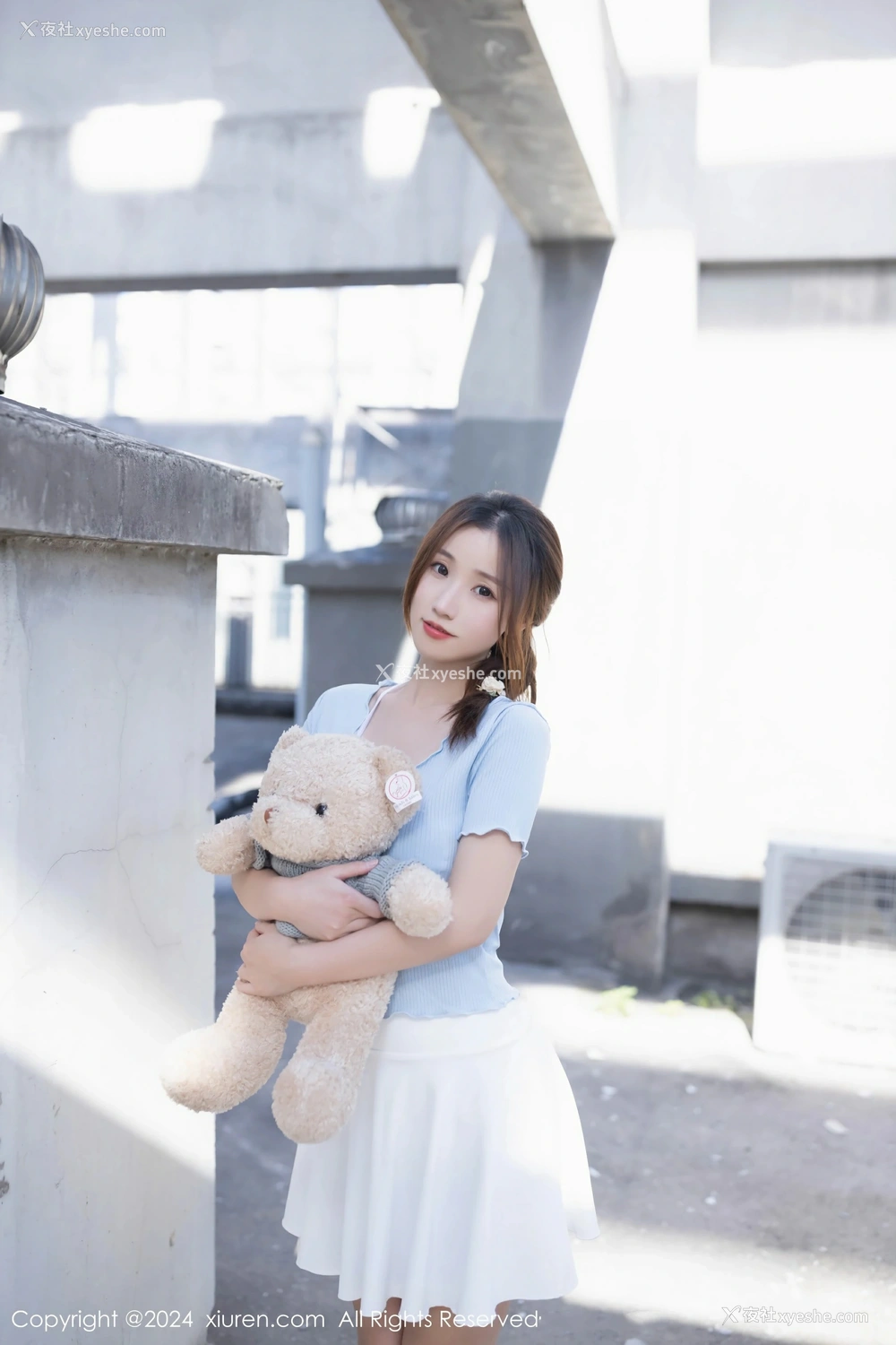 1P - [XiuRen秀人网] No.8369 杏子Yada
