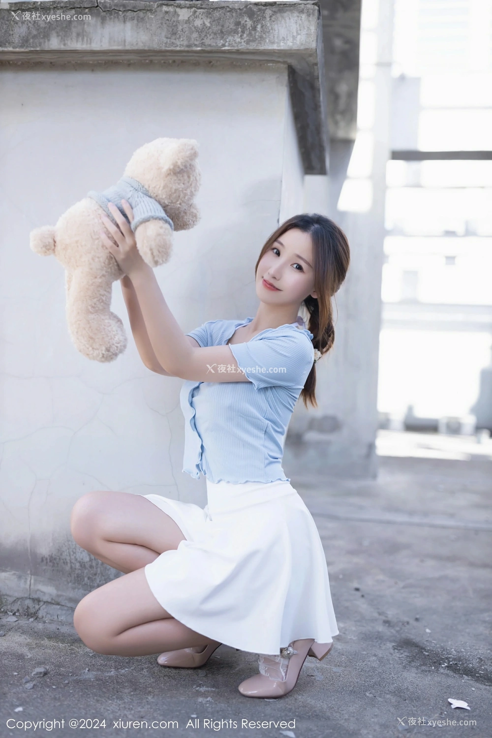 1P - [XiuRen秀人网] No.8369 杏子Yada