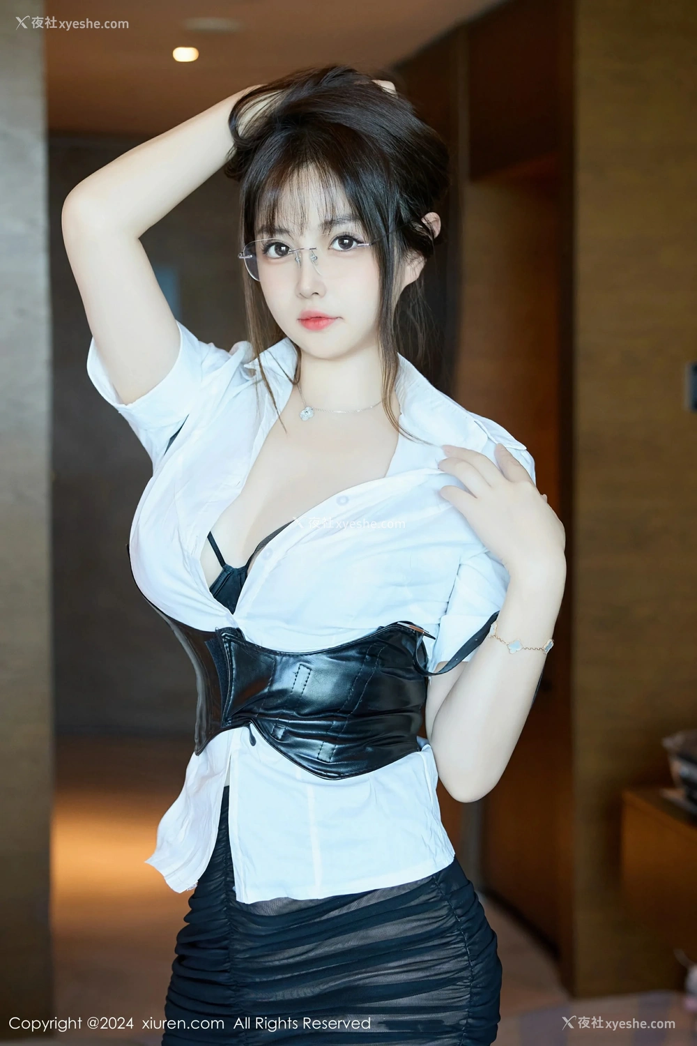 1P - [XiuRen秀人网] No.9104 养乐多Doll