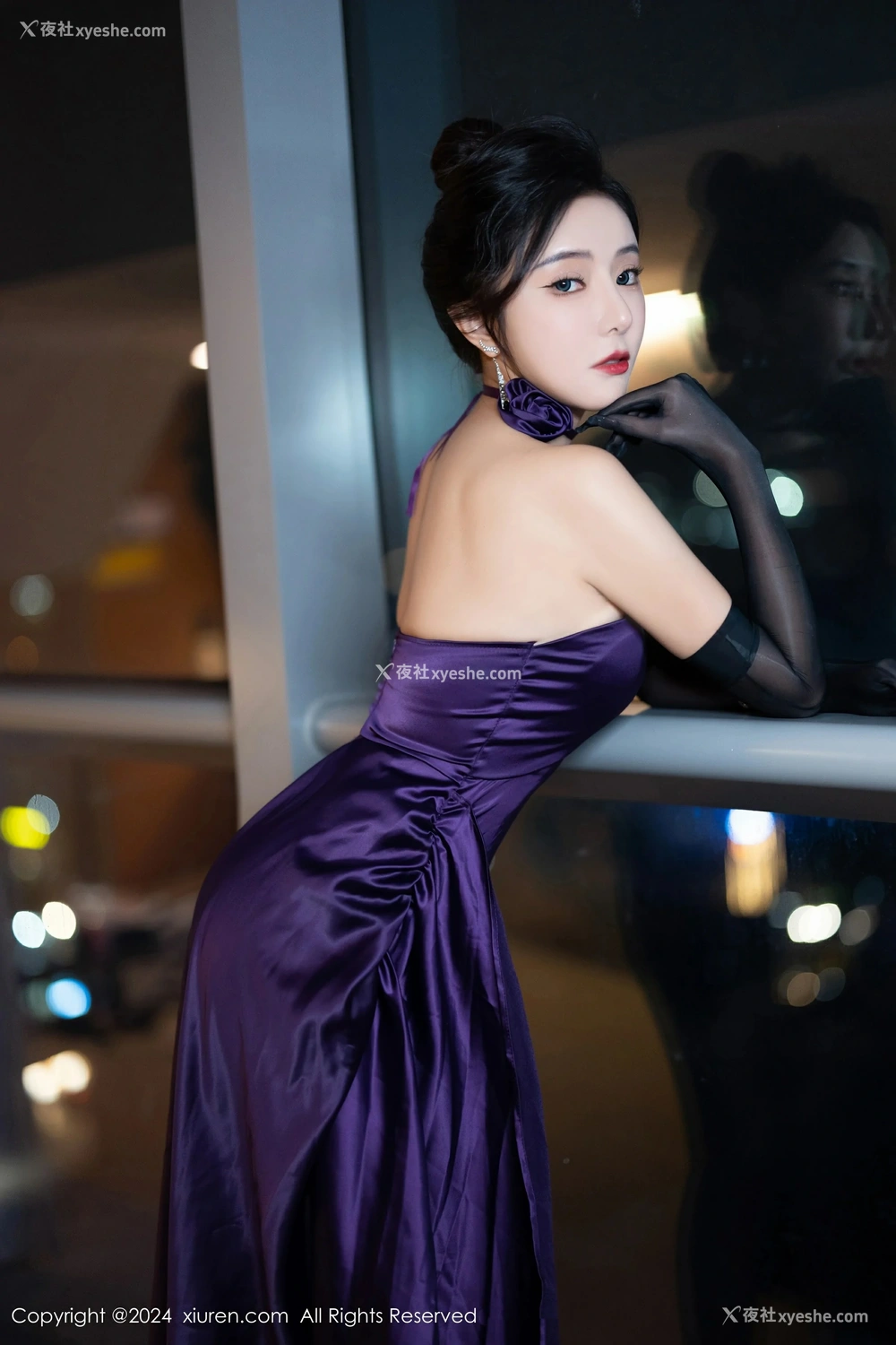 1P - [XiuRen秀人网] No.8698 王馨瑶yanni