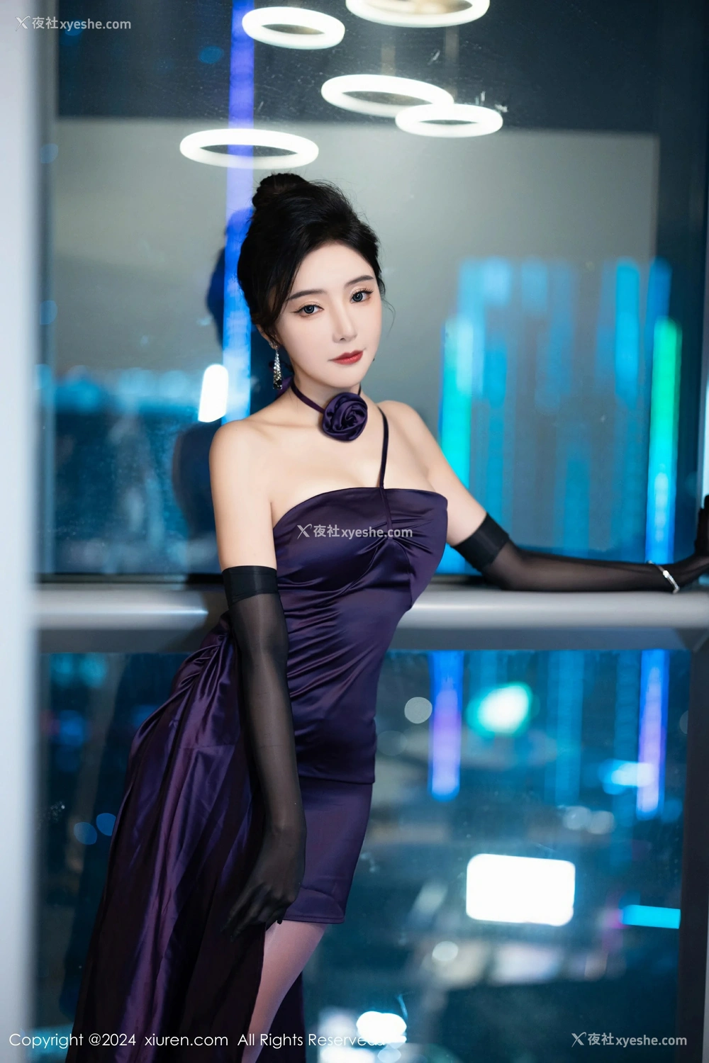 1P - [XiuRen秀人网] No.8698 王馨瑶yanni