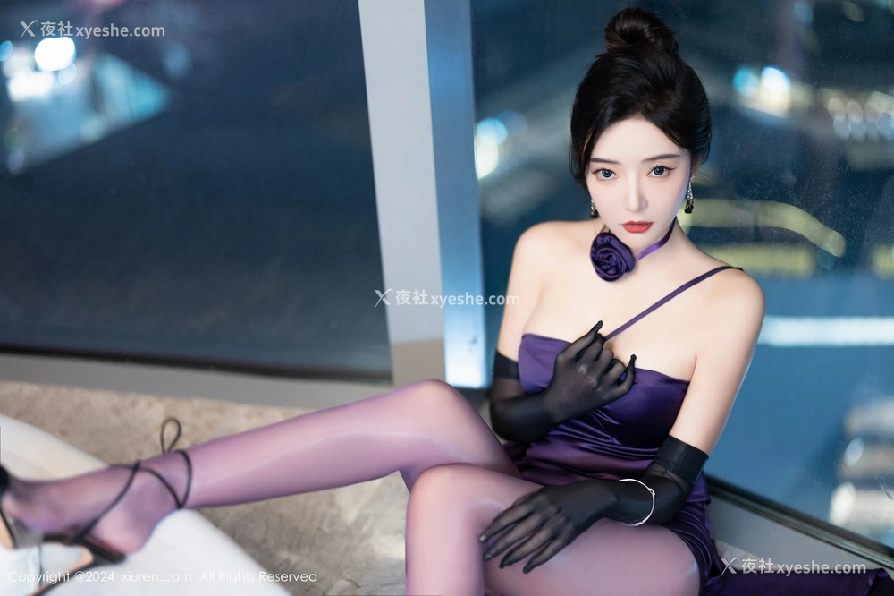 1P - [XiuRen秀人网] No.8698 王馨瑶yanni