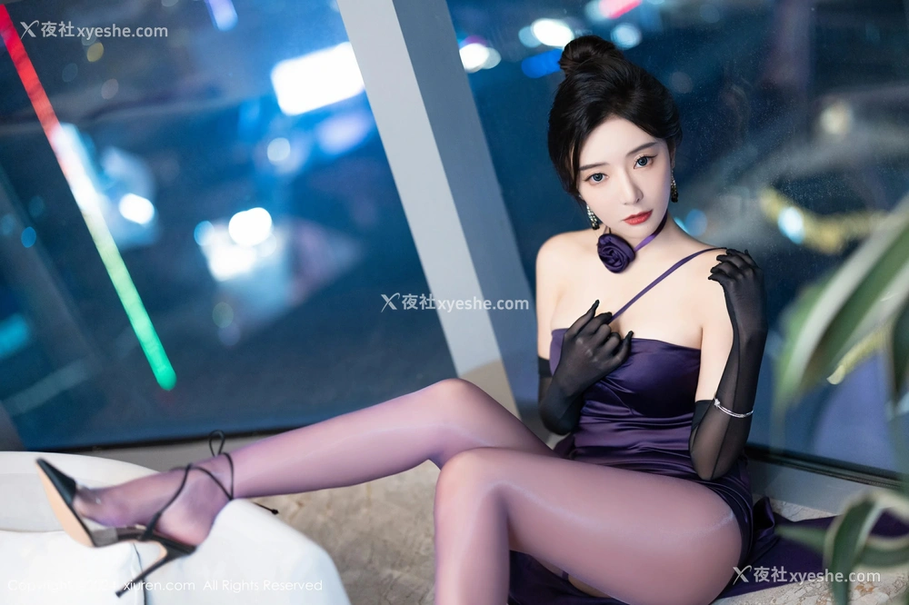 1P - [XiuRen秀人网] No.8698 王馨瑶yanni
