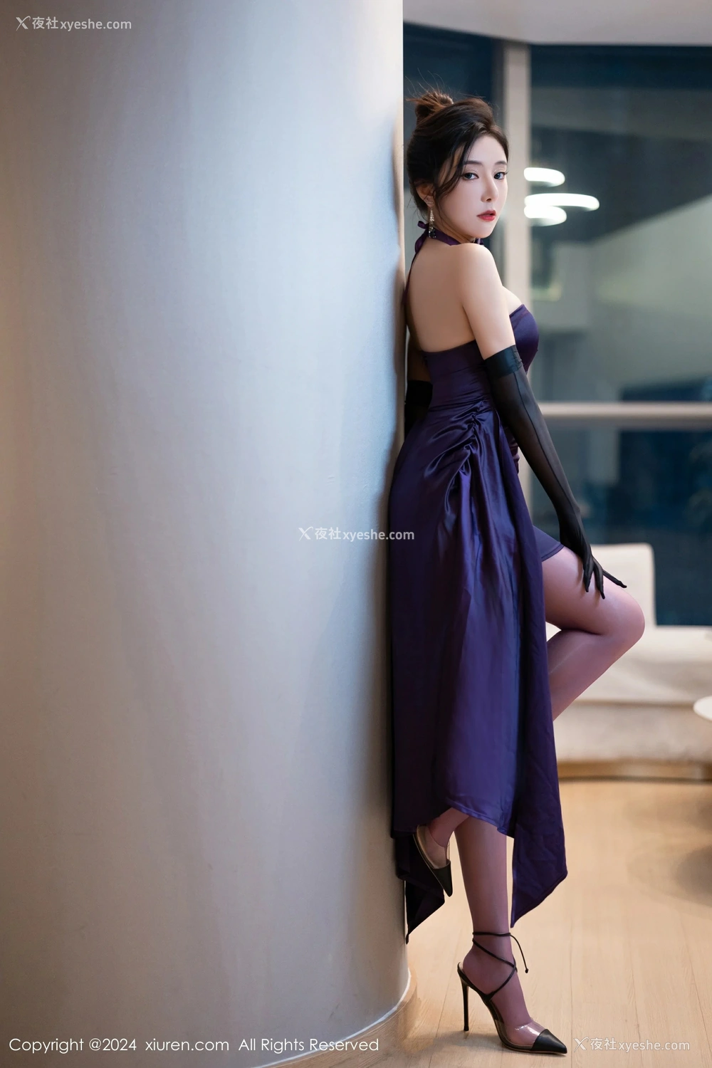 1P - [XiuRen秀人网] No.8698 王馨瑶yanni