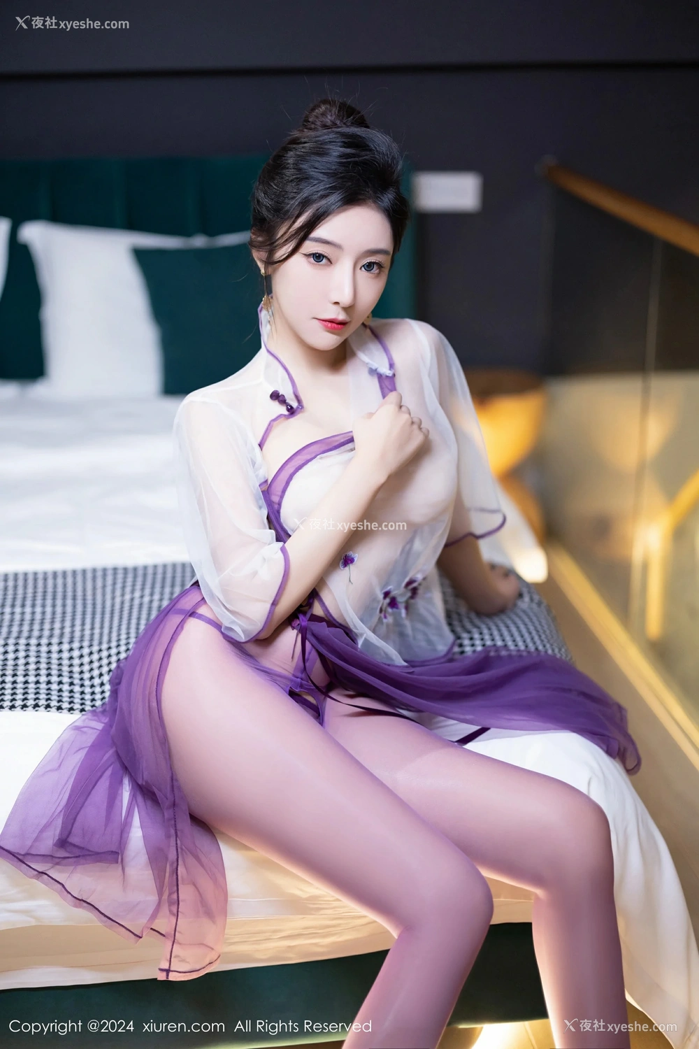 1P - [XiuRen秀人网] No.8698 王馨瑶yanni