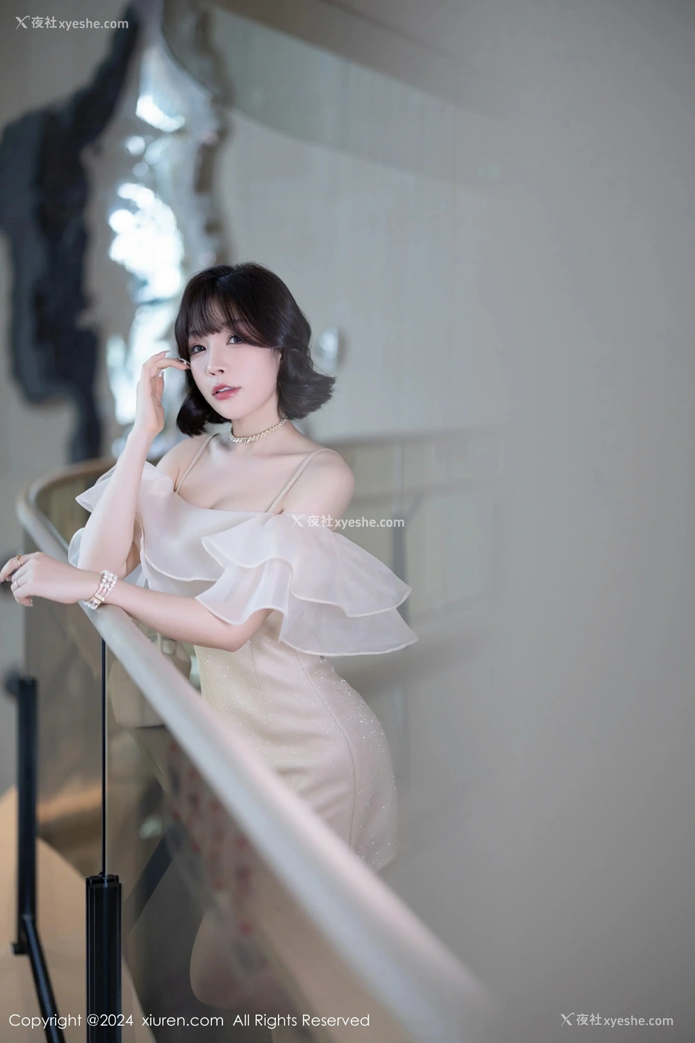1P - [XiuRen秀人网] No.8917 徐莉芝Booty