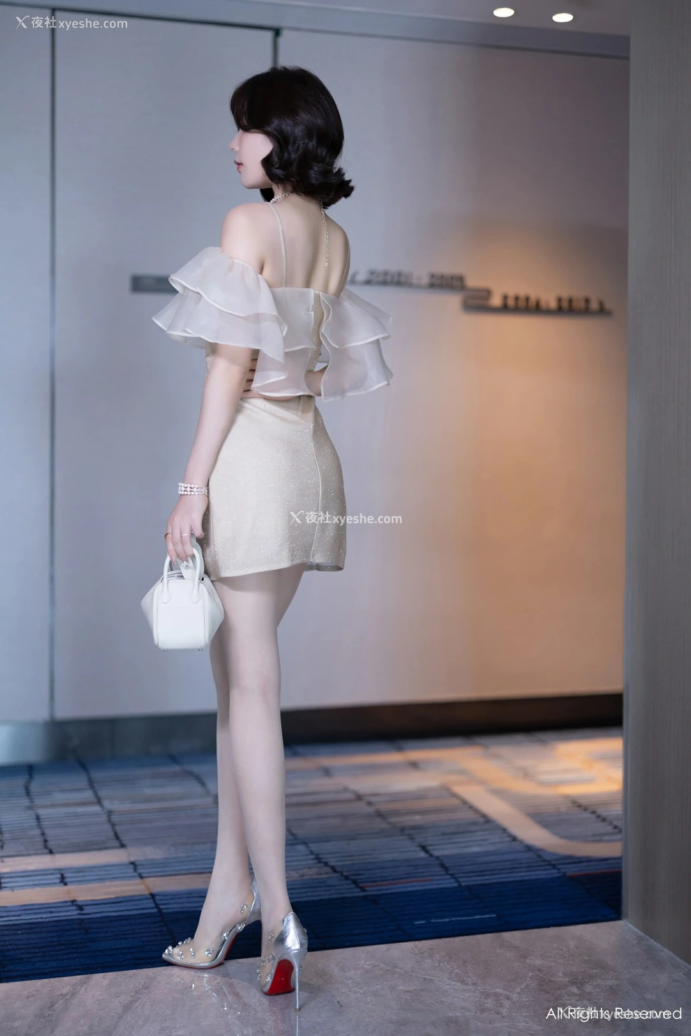 1P - [XiuRen秀人网] No.8917 徐莉芝Booty