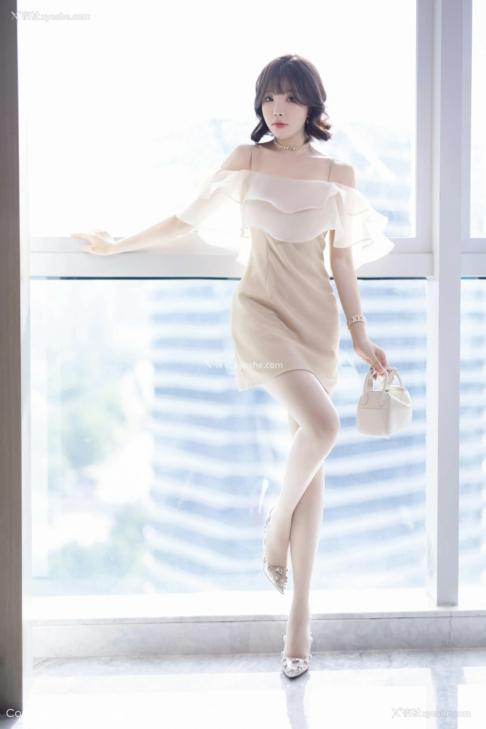 1P - [XiuRen秀人网] No.8917 徐莉芝Booty