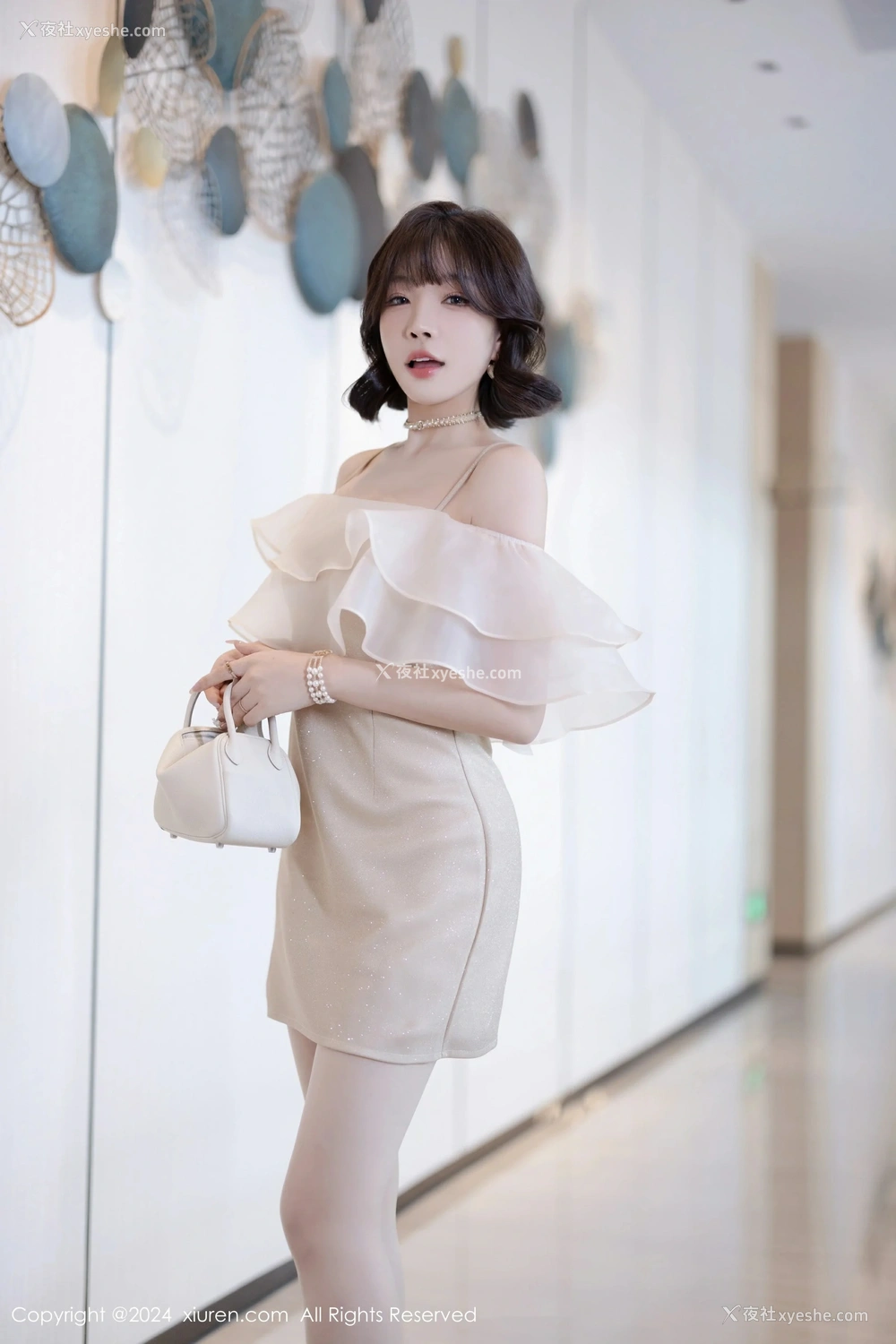 1P - [XiuRen秀人网] No.8917 徐莉芝Booty