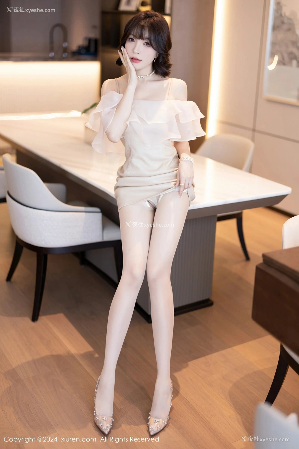 1P - [XiuRen秀人网] No.8917 徐莉芝Booty