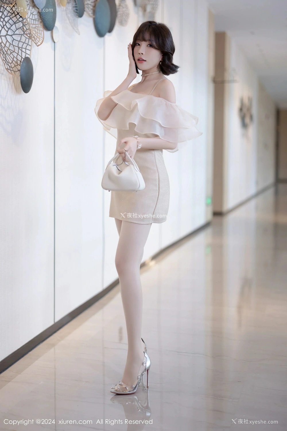 1P - [XiuRen秀人网] No.8917 徐莉芝Booty
