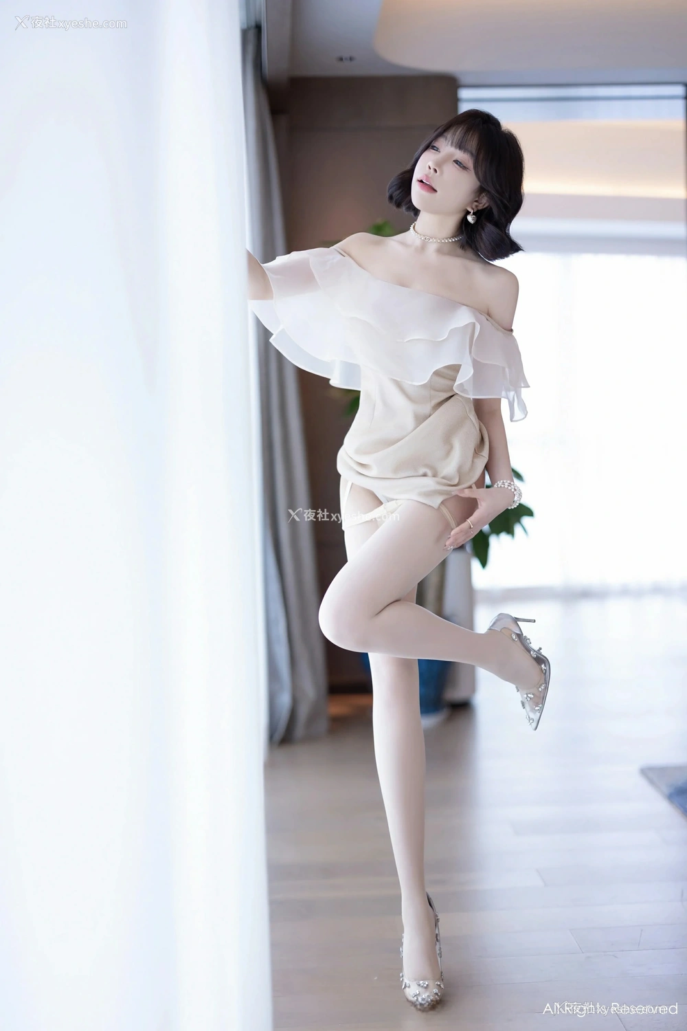 1P - [XiuRen秀人网] No.8917 徐莉芝Booty