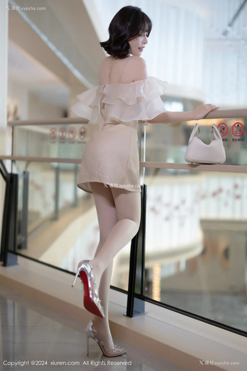 1P - [XiuRen秀人网] No.8917 徐莉芝Booty