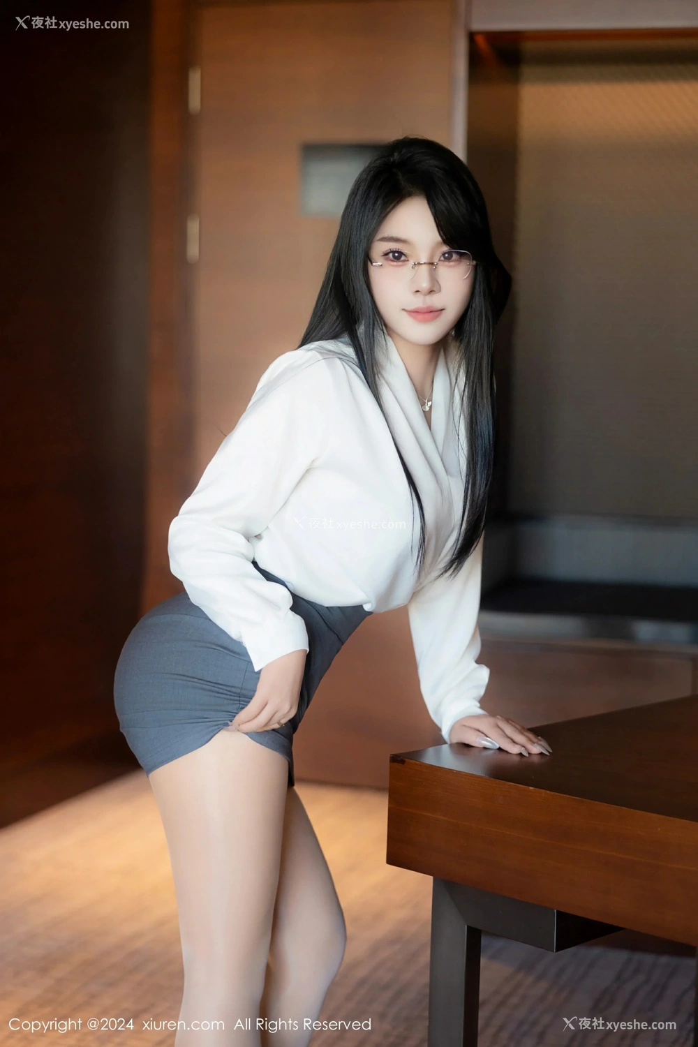 1P - [XiuRen秀人网] No.8989 麦田