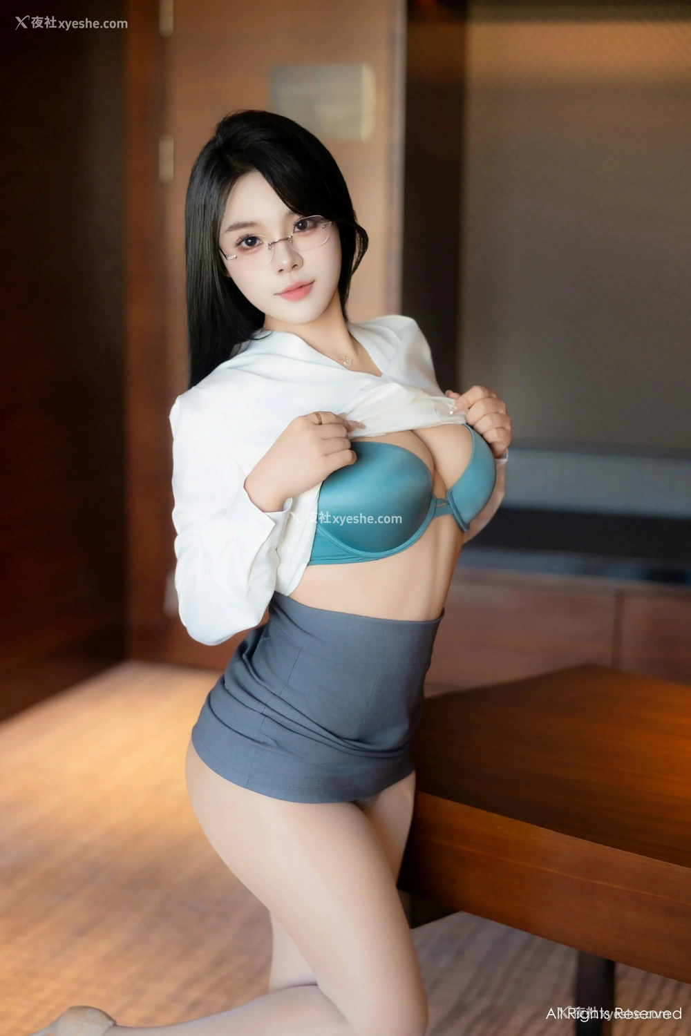 1P - [XiuRen秀人网] No.8989 麦田