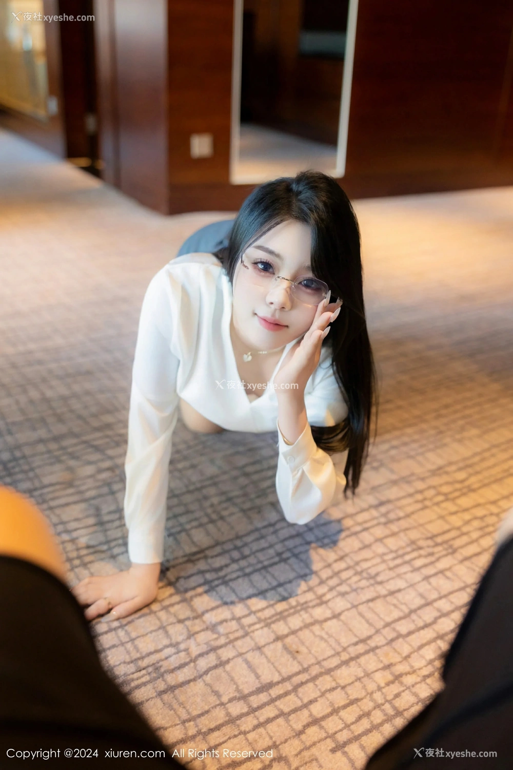 1P - [XiuRen秀人网] No.8989 麦田