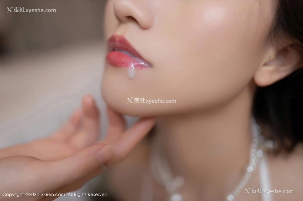 1P - [XiuRen秀人网] No.8725 杏子Yada
