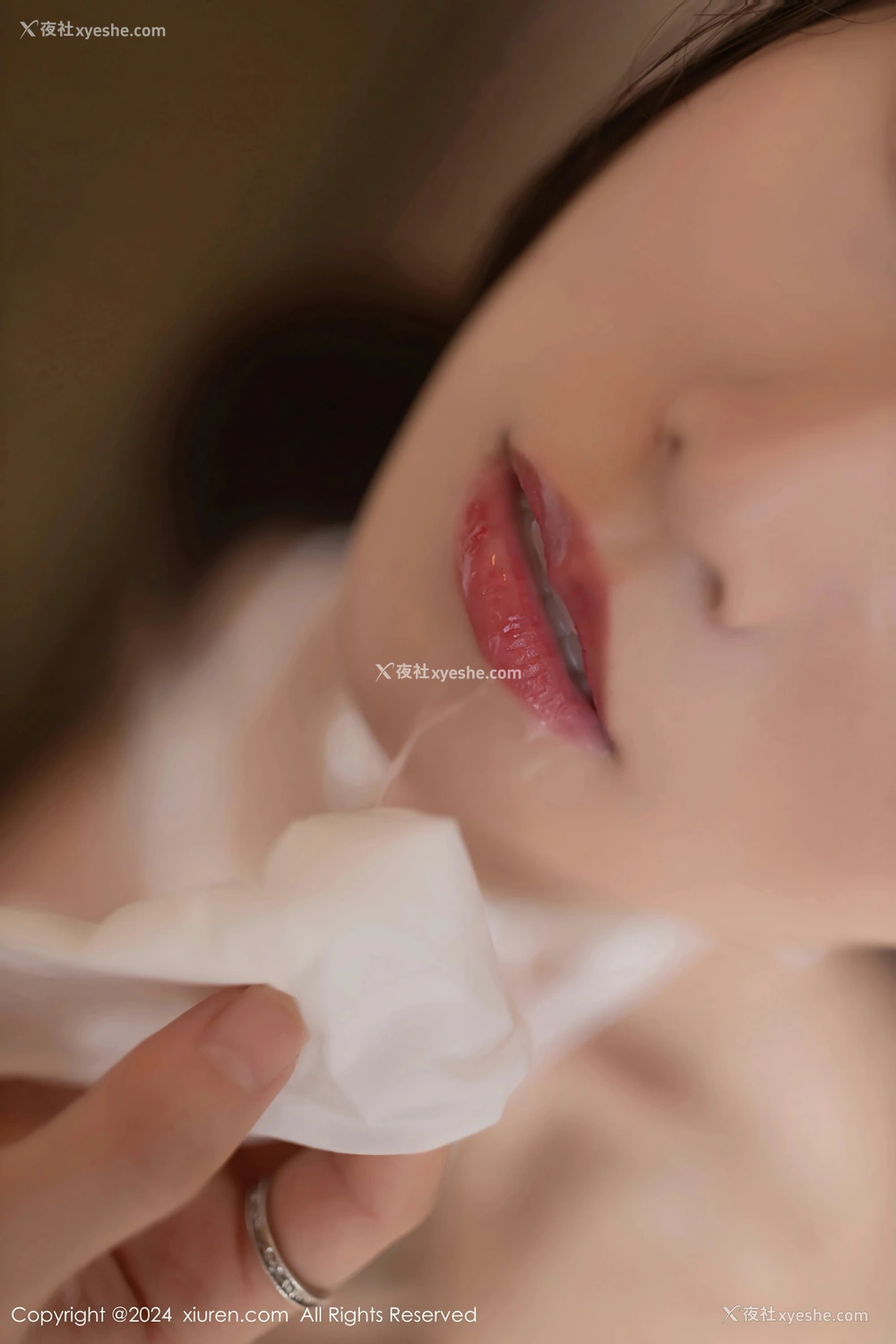 1P - [XiuRen秀人网] No.8725 杏子Yada