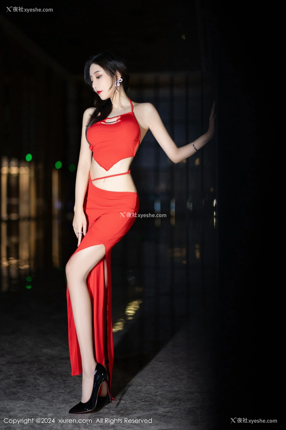1P - [XiuRen秀人网] No.8378 王馨瑶yanni