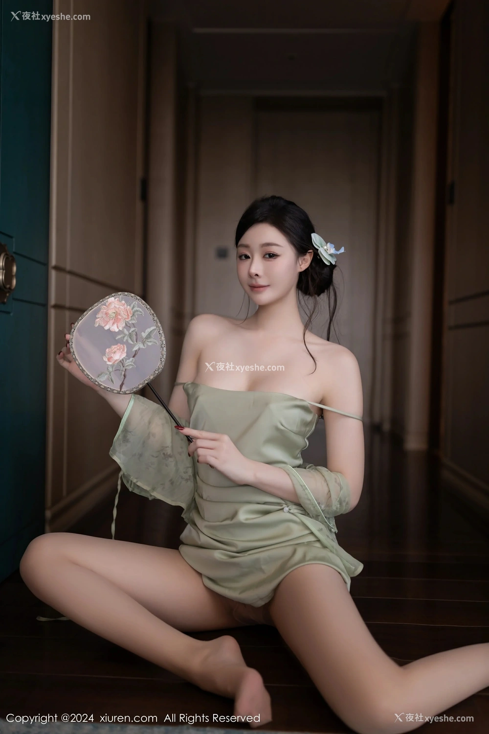 1P - [XiuRen秀人网] No.9124 小逗逗