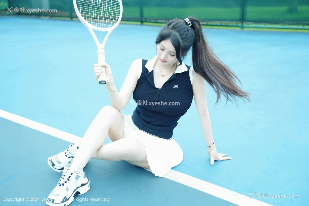 1P - [XiuRen秀人网] No.8821 诗诗kiki
