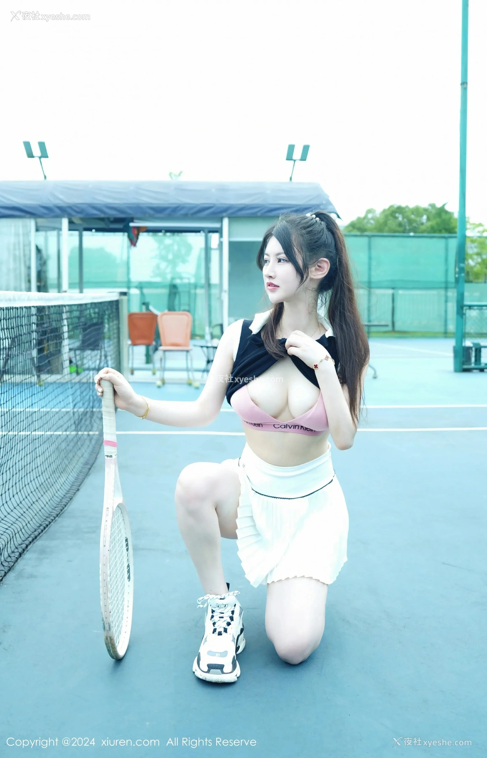1P - [XiuRen秀人网] No.8821 诗诗kiki