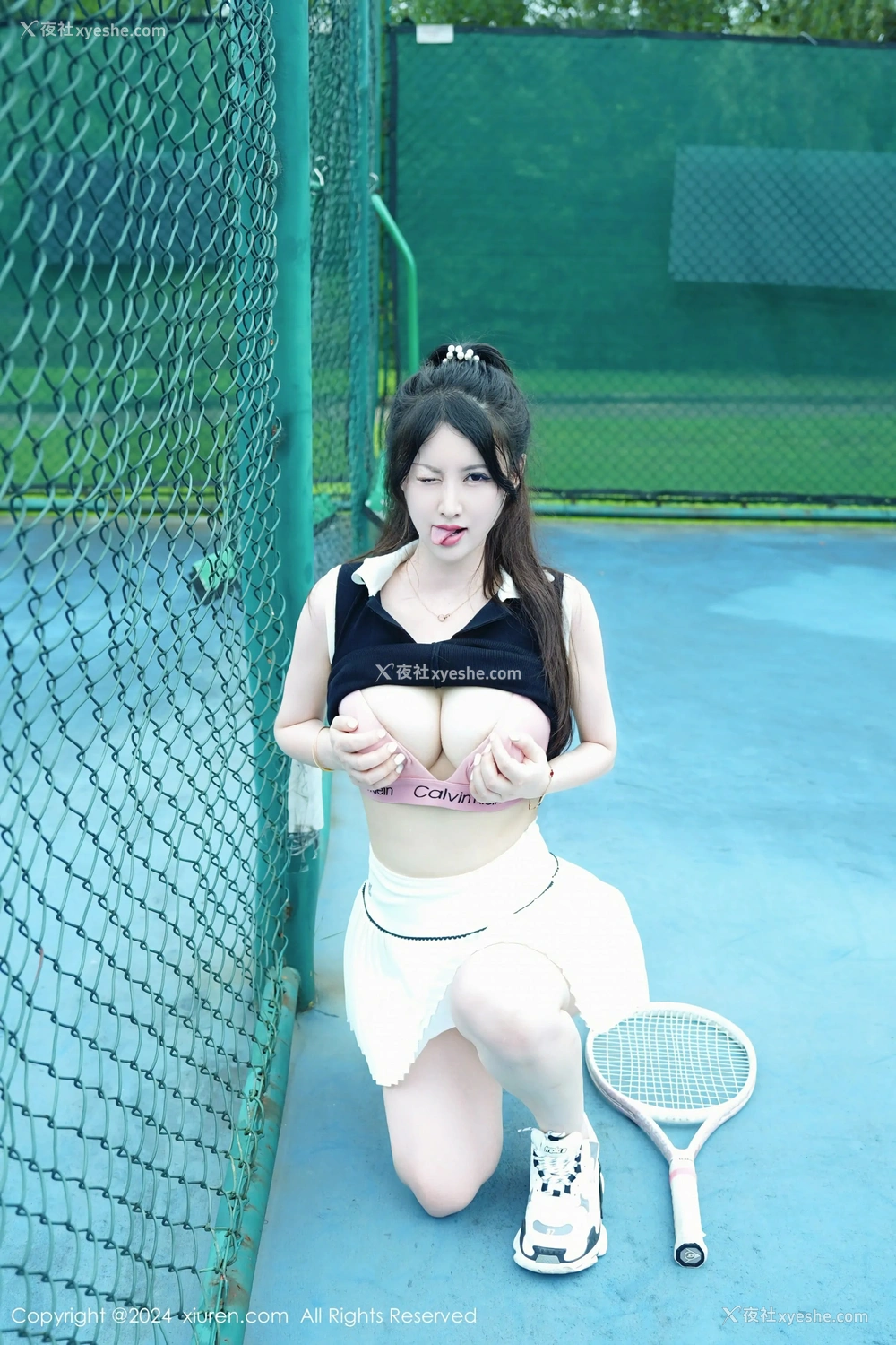 1P - [XiuRen秀人网] No.8821 诗诗kiki