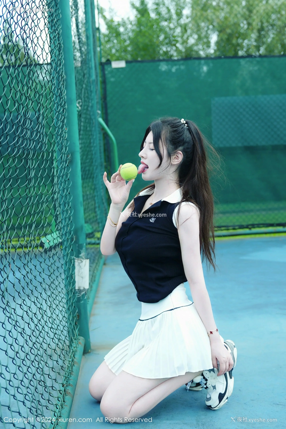 1P - [XiuRen秀人网] No.8821 诗诗kiki