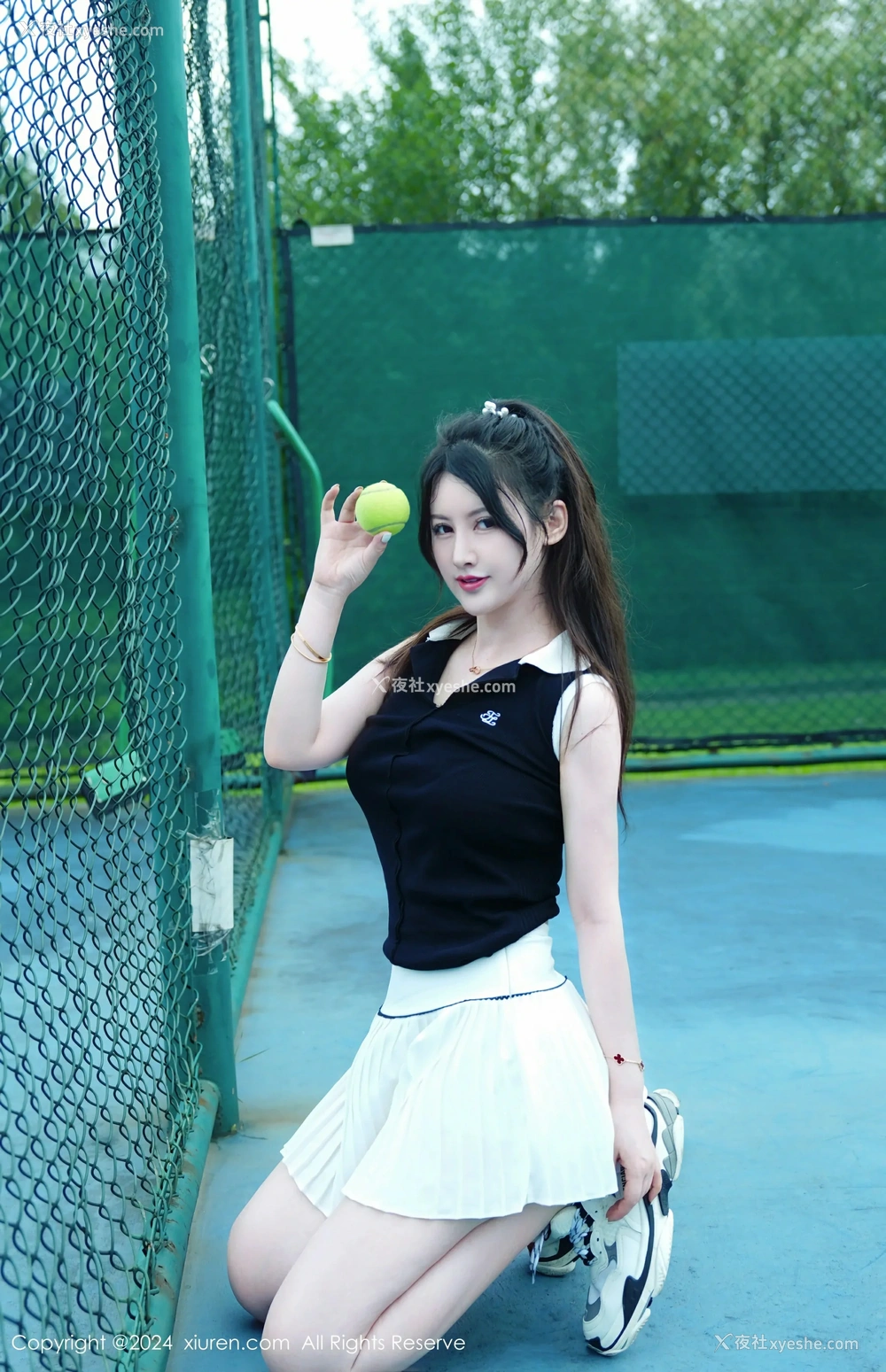 1P - [XiuRen秀人网] No.8821 诗诗kiki