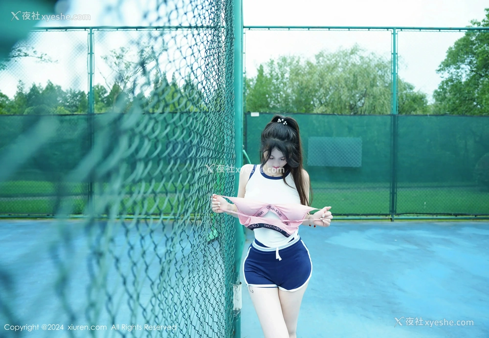 1P - [XiuRen秀人网] No.8821 诗诗kiki