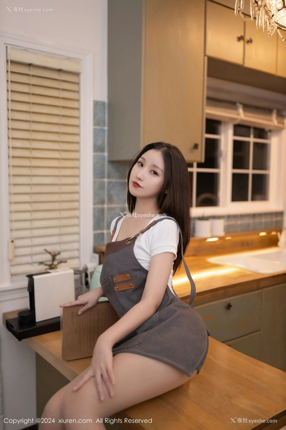 1P - [XiuRen秀人网] No.9335 杏子Yada