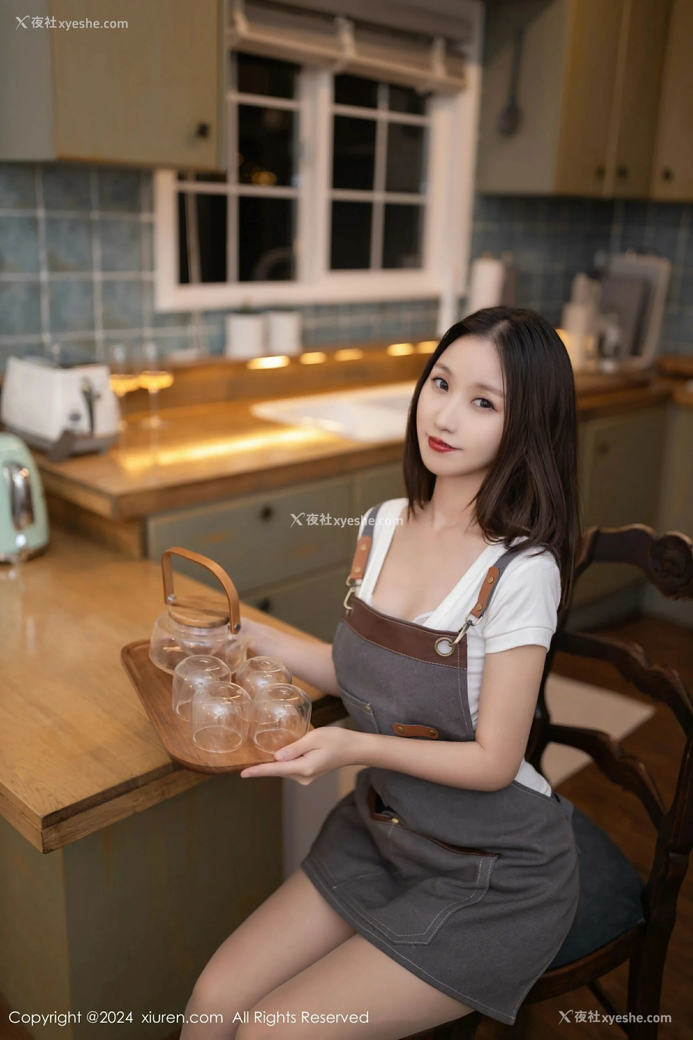 1P - [XiuRen秀人网] No.9335 杏子Yada