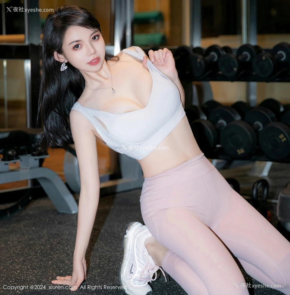 1P - [XiuRen秀人网] No.8533 大美妞儿
