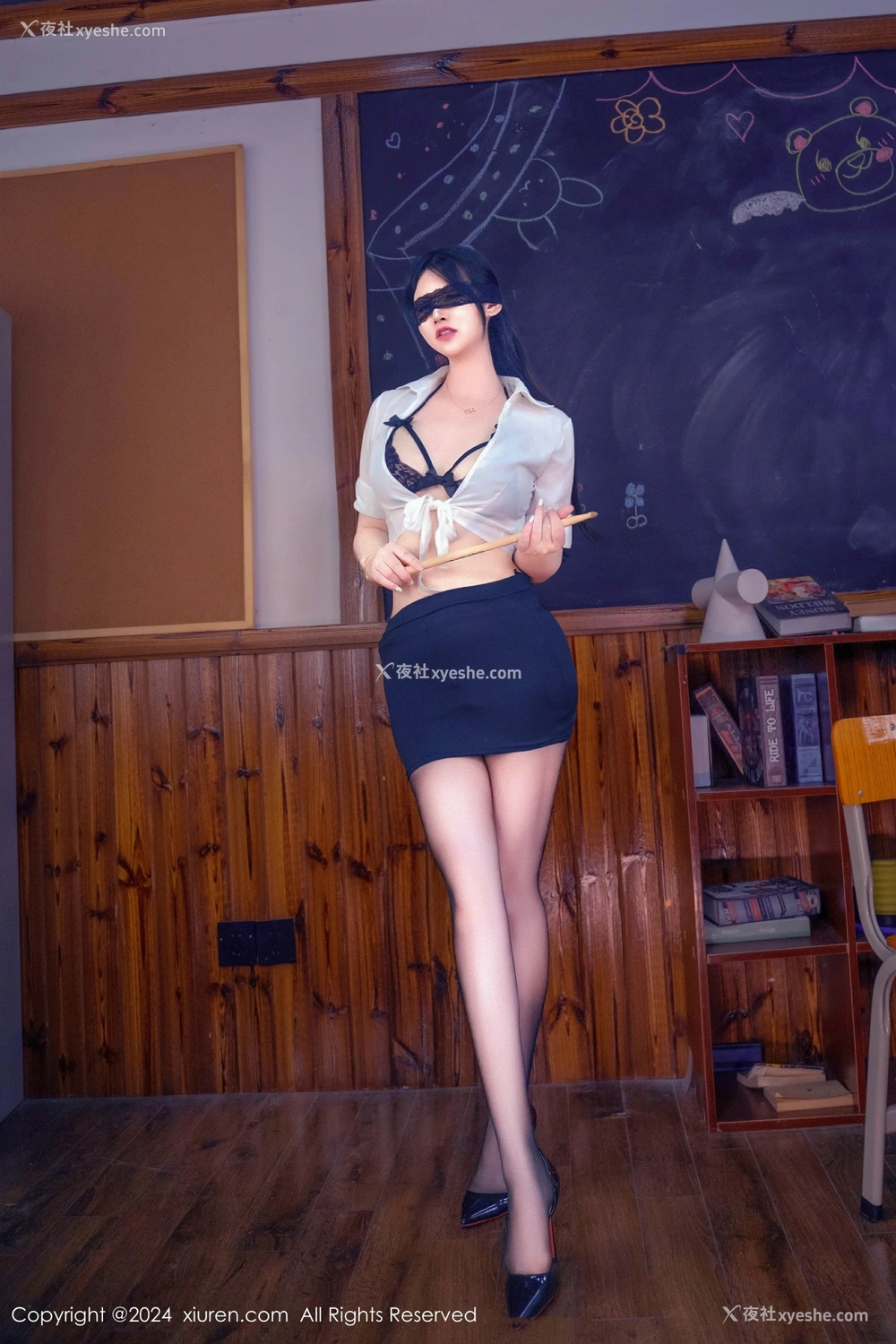 1P - [XiuRen秀人网] No.9130 诗诗kiki