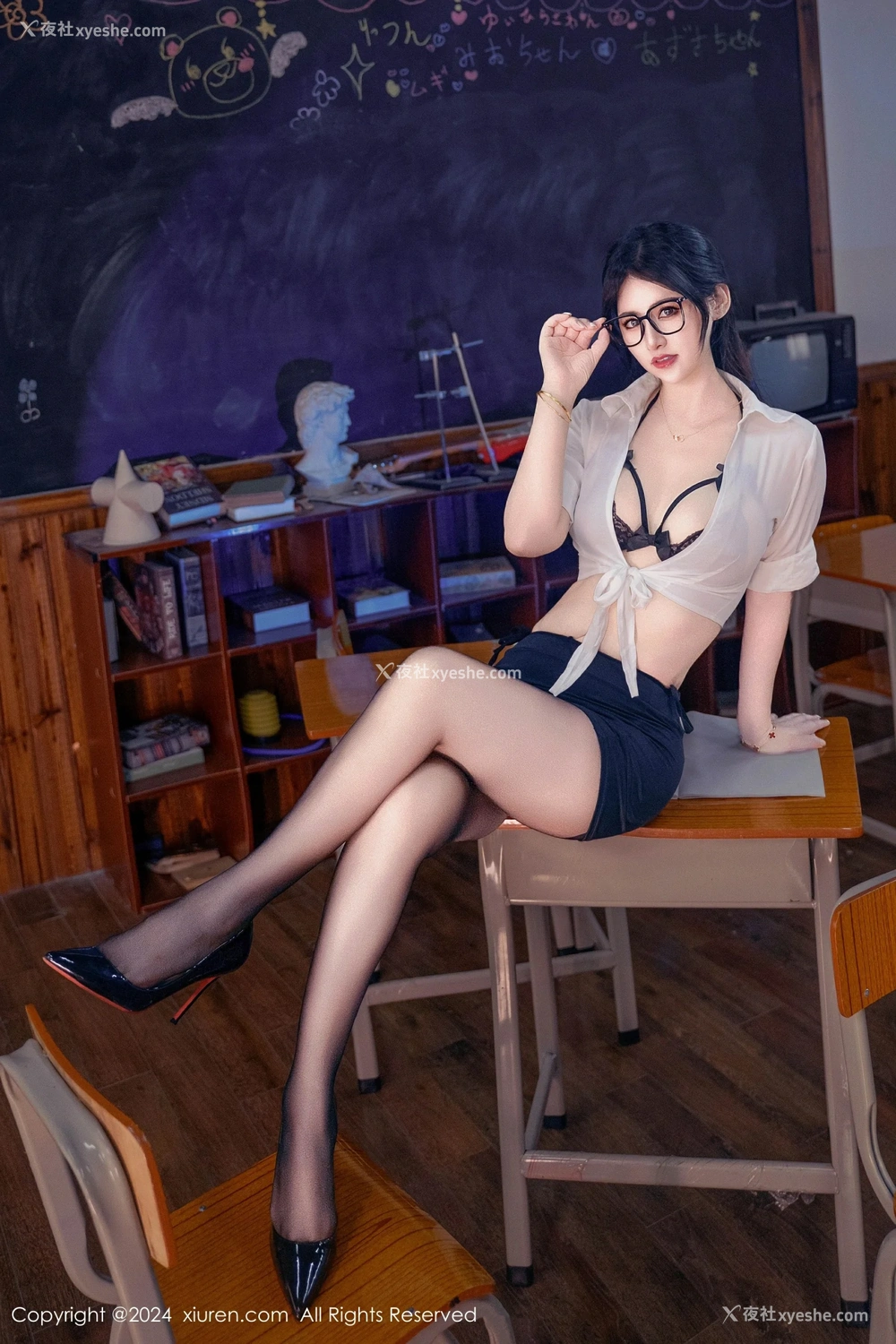 1P - [XiuRen秀人网] No.9130 诗诗kiki