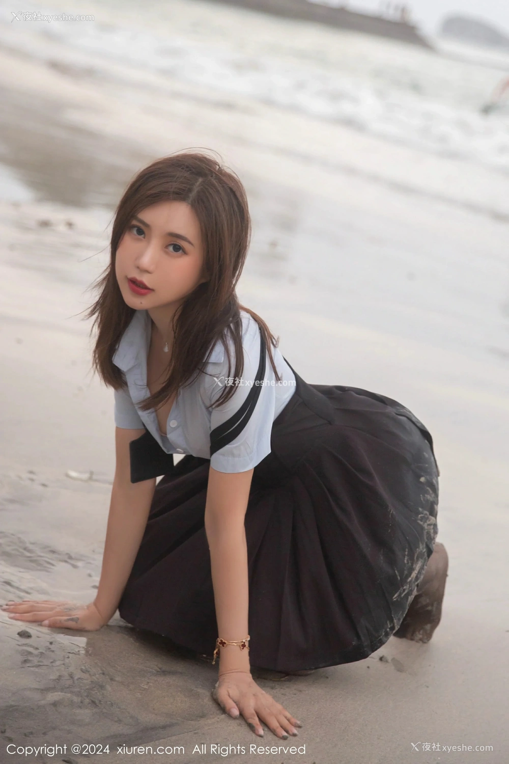 1P - [XiuRen秀人网] No.8752 绮里嘉ula