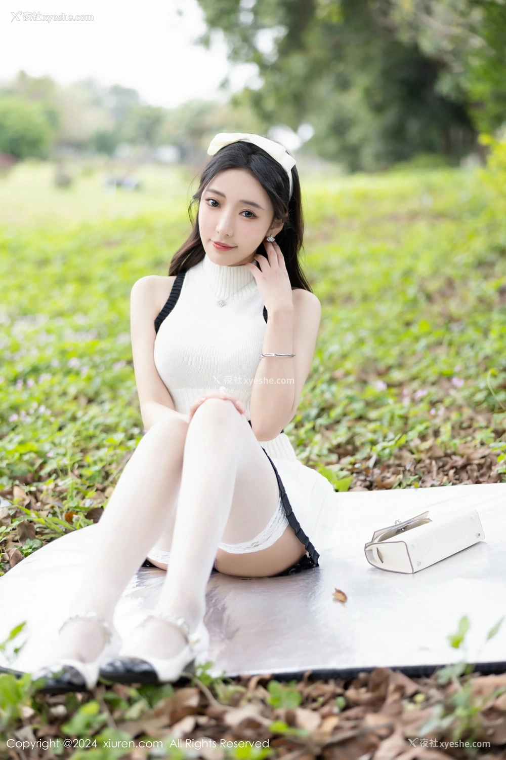 1P - [XiuRen秀人网] No.8334 王馨瑶yanni