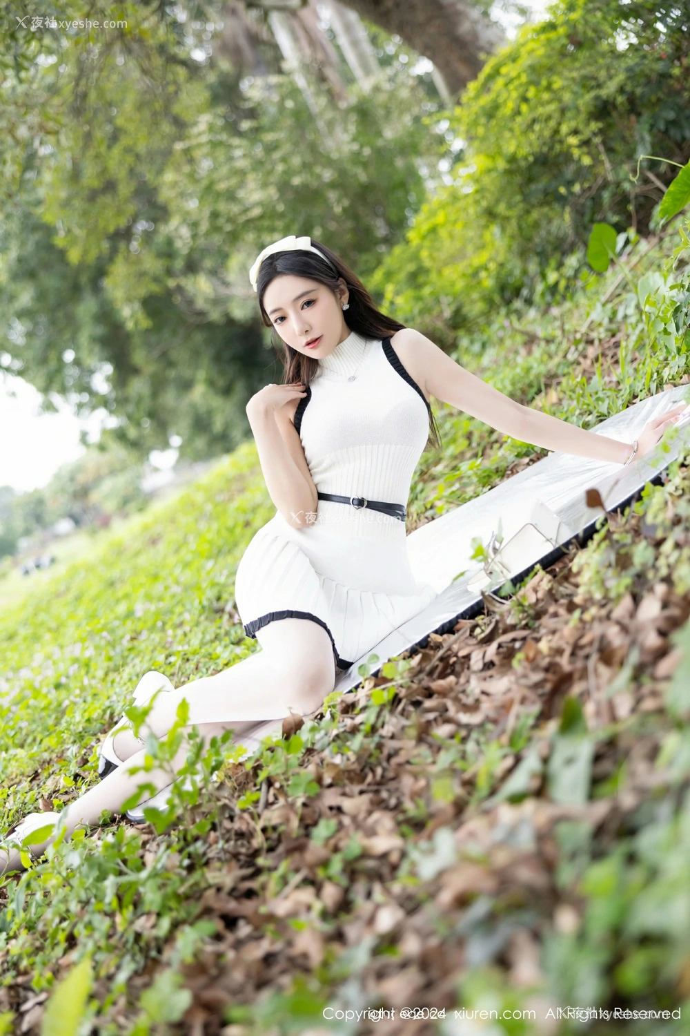 1P - [XiuRen秀人网] No.8334 王馨瑶yanni