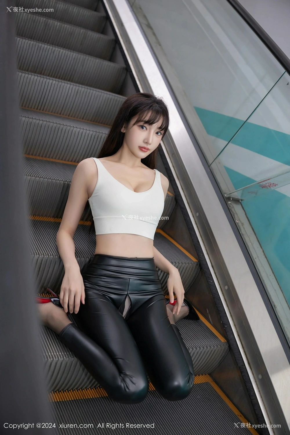 1P - [XiuRen秀人网] No.9377 陆萱萱
