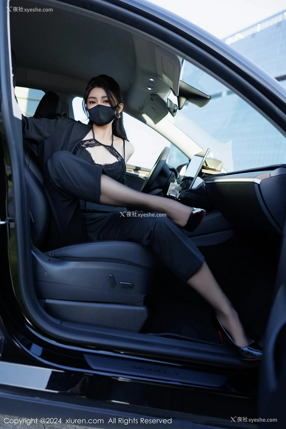 1P - [XiuRen秀人网] No.9405 凯竹Quinn