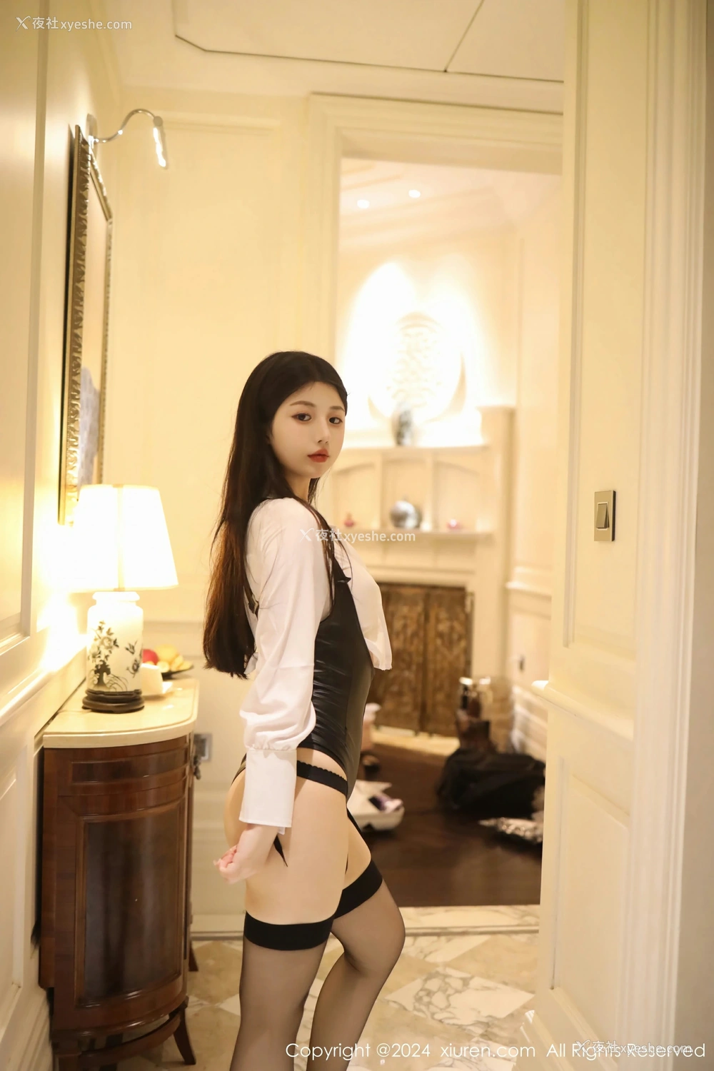 1P - [XiuRen秀人网] No.8595 陈小花