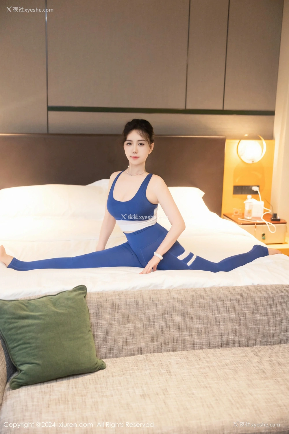 1P - [XiuRen秀人网] No.8977 吴怡怡